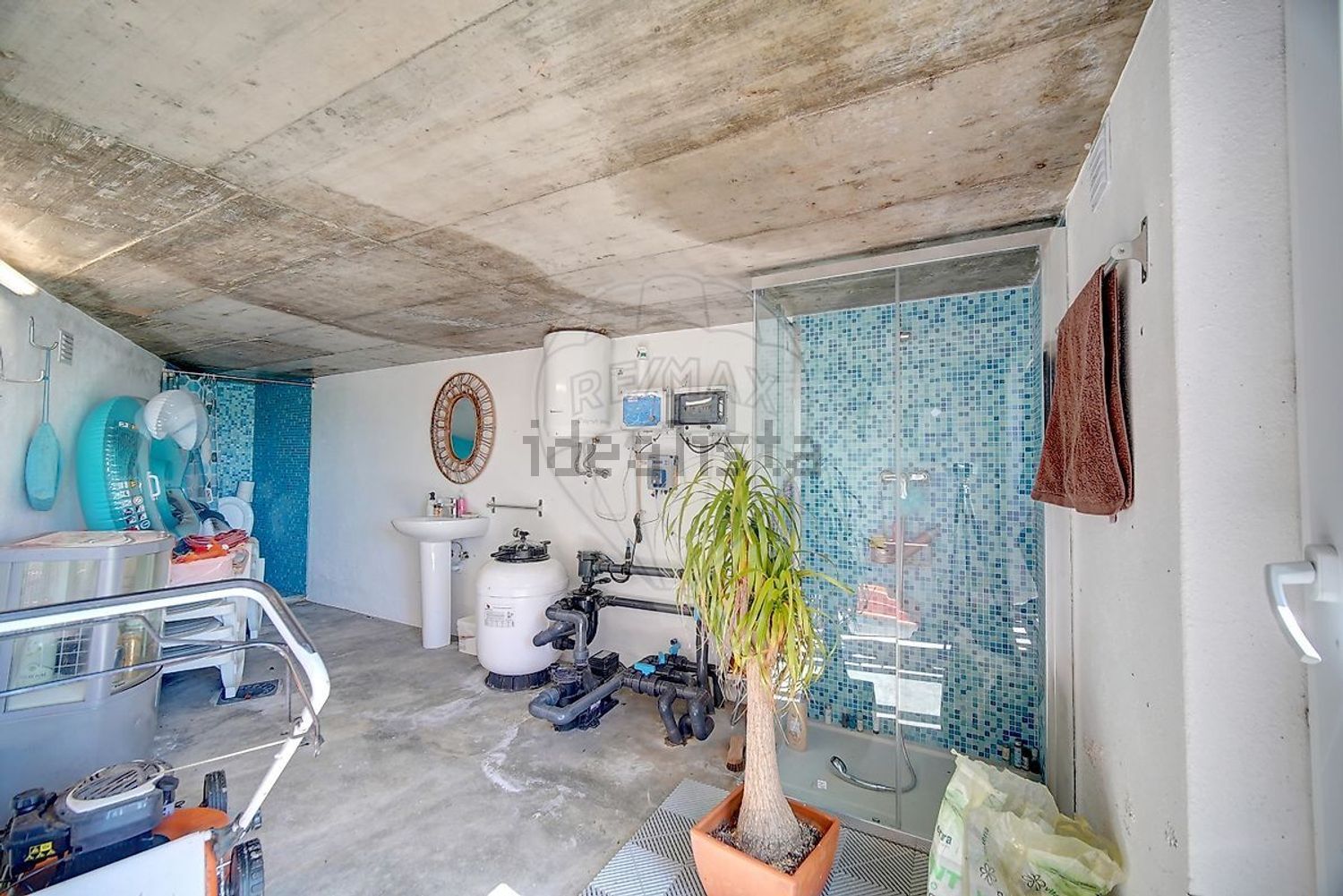 小楼房或独栋别墅出售在São Quintino - 照片