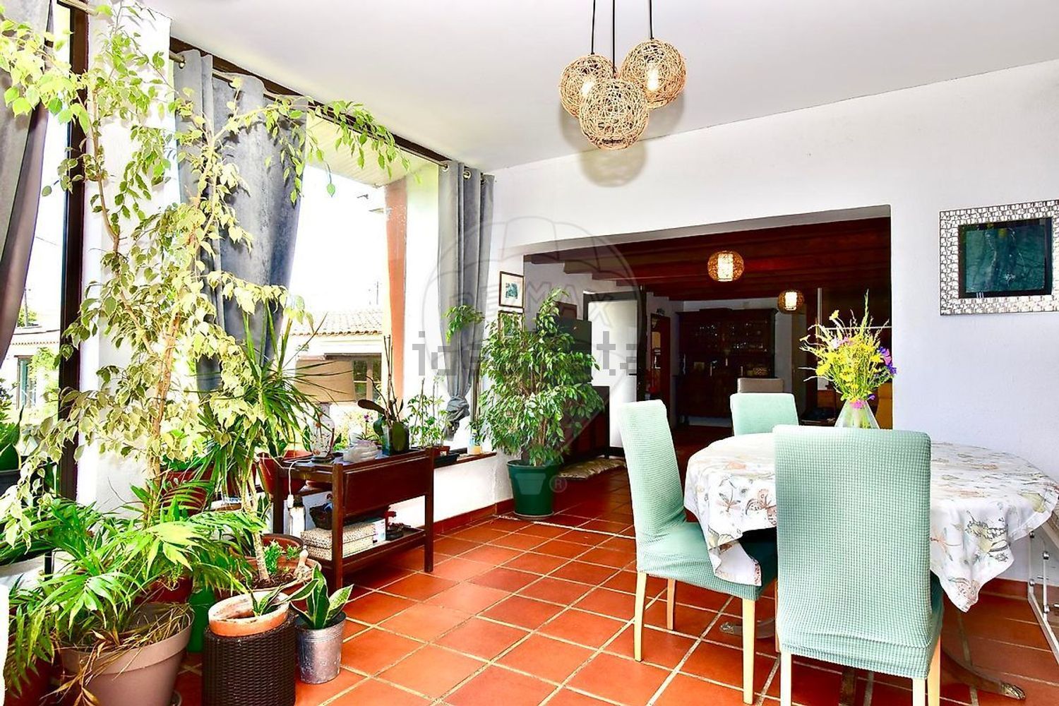 小楼房或独栋别墅出售在Rua Principal - 客厅