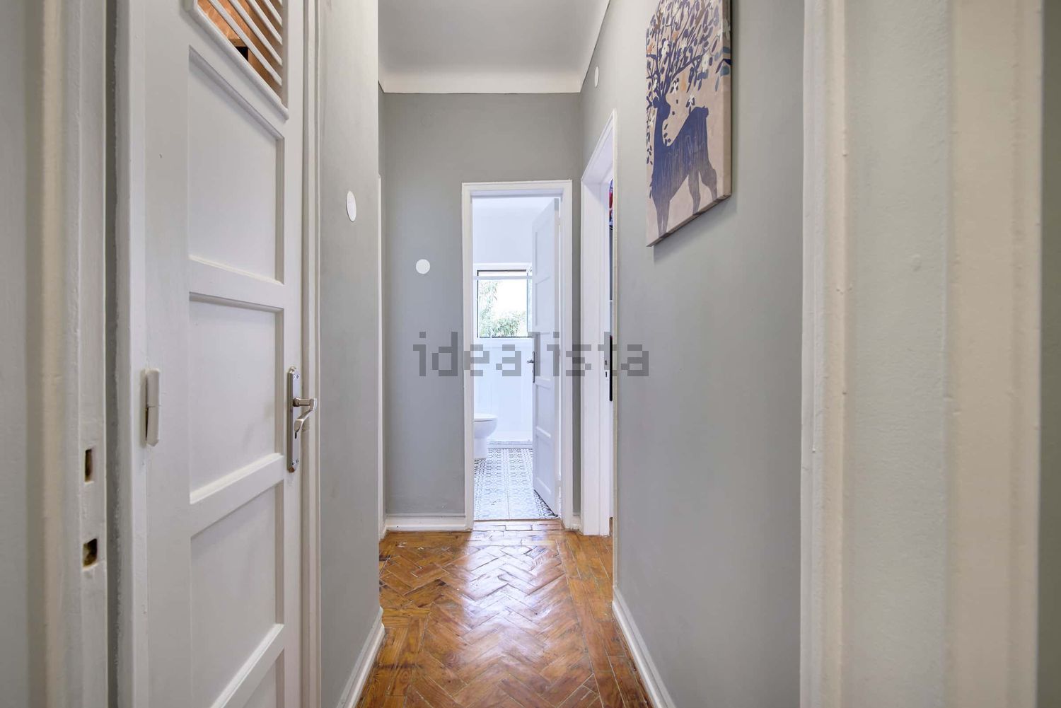 出租房间在Rua Elias Garcia, 60 - 过道