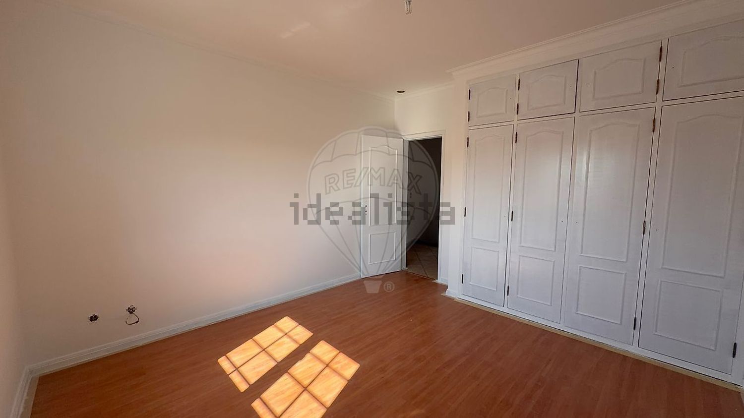 小楼房或独栋别墅出售在Rua da Pedra - 卧室