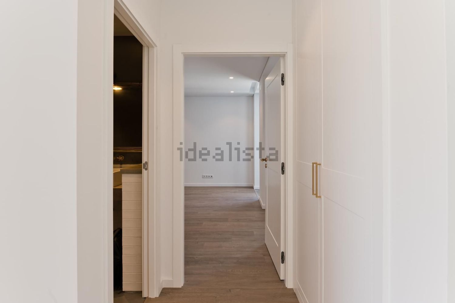 出租小楼房或独栋别墅在Rua Barruncheira - 过道