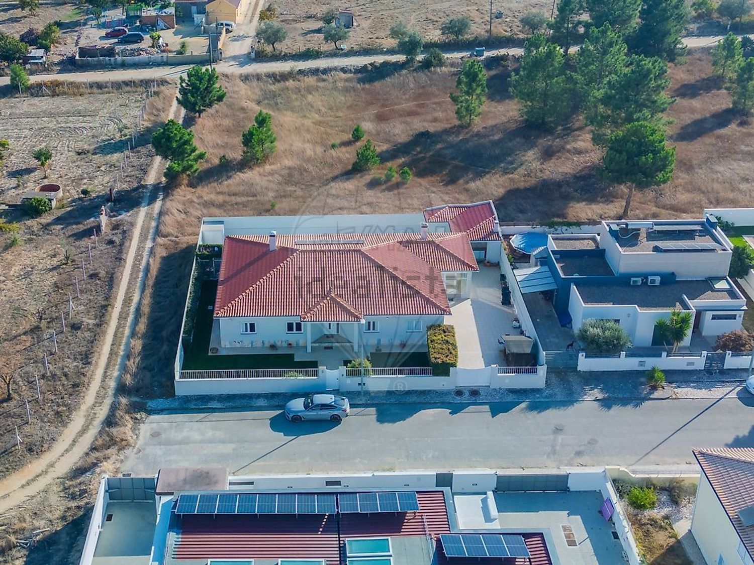 小楼房或独栋别墅出售在Rua do Rosmaninho - 游泳池