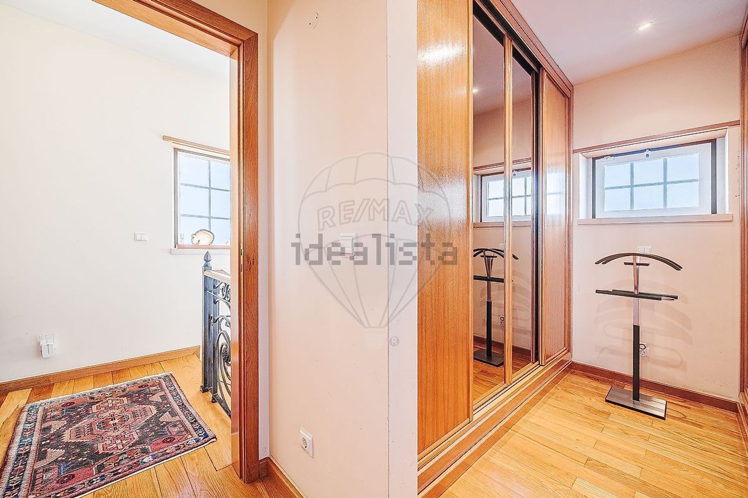 小楼房或独栋别墅出售在Rua das Macieiras - 过道