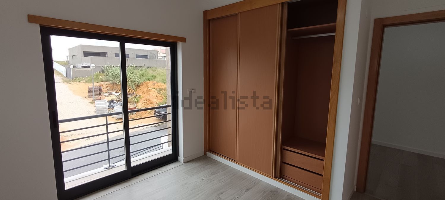 小楼房或独栋别墅出售在Rua Ferreira Soares - 照片