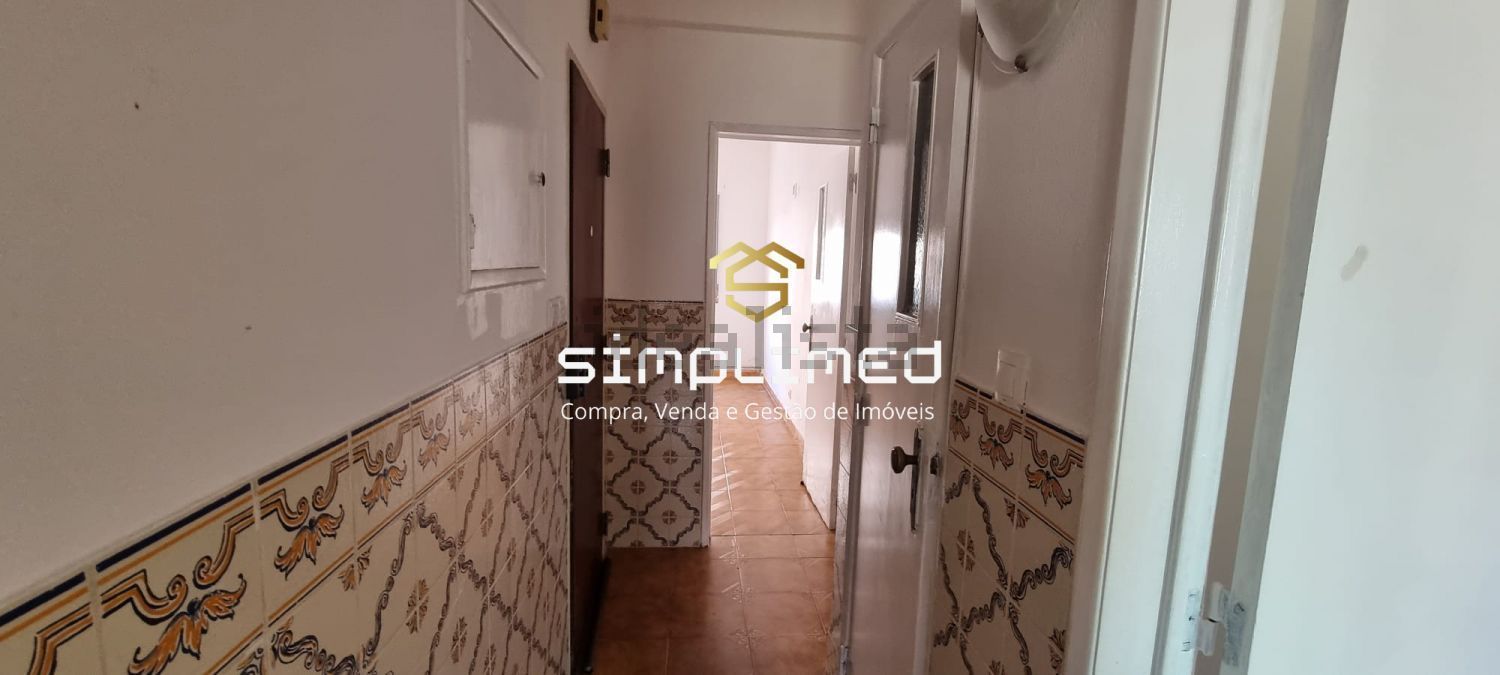 公寓 t2出售在Rua Doutor Egas Moniz - 过道