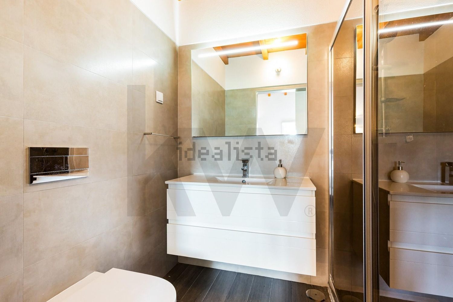 小楼房或独栋别墅出售在Rua de Cambelas - 卫生间