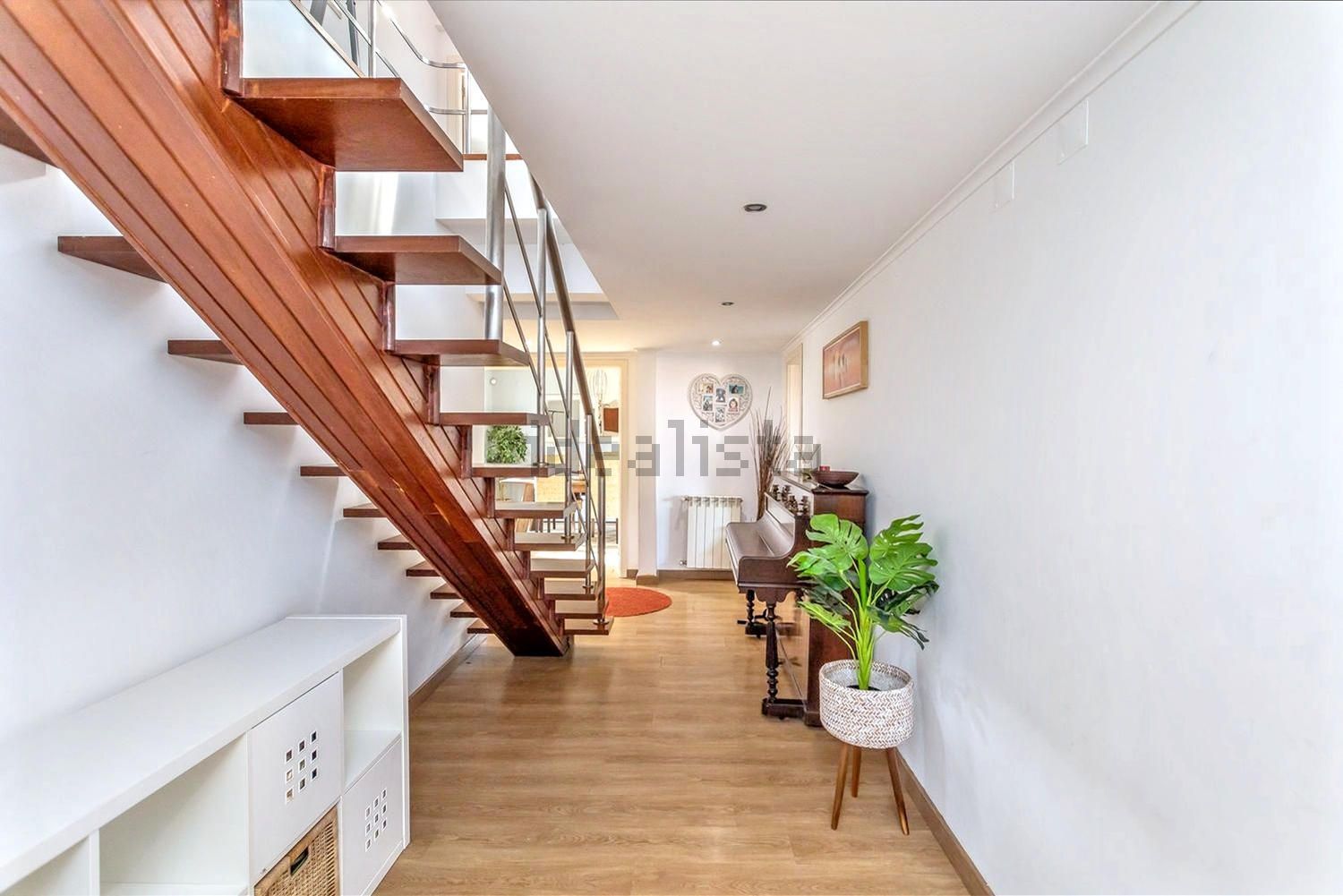 小楼房或独栋别墅出售在Rua dos Pintassilgos, 3 - 过道