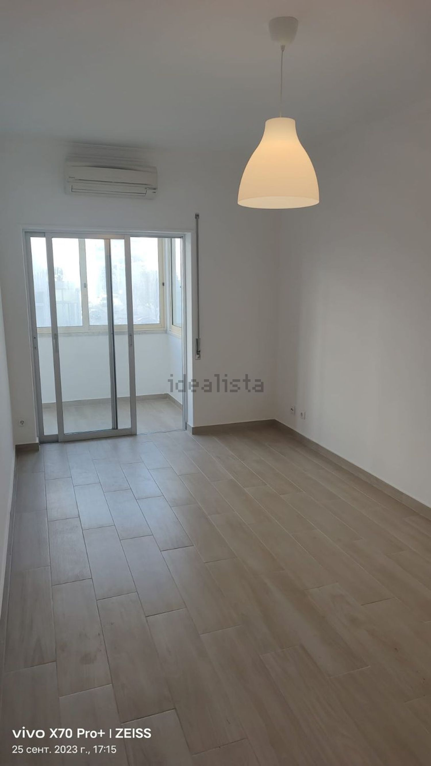 出租公寓 t1在Rua Francisco Vieira de Almeida s/n - 客厅