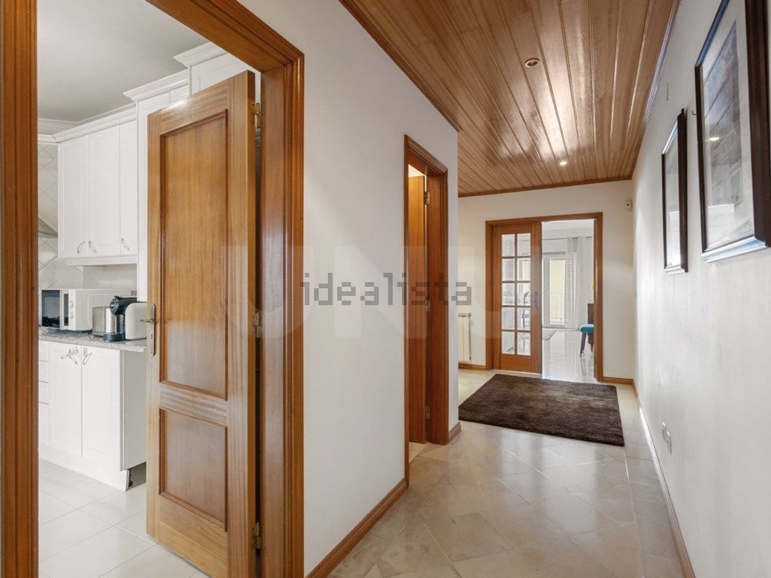 小楼房或独栋别墅出售在Rua José Joaquim de Miranda - 过道