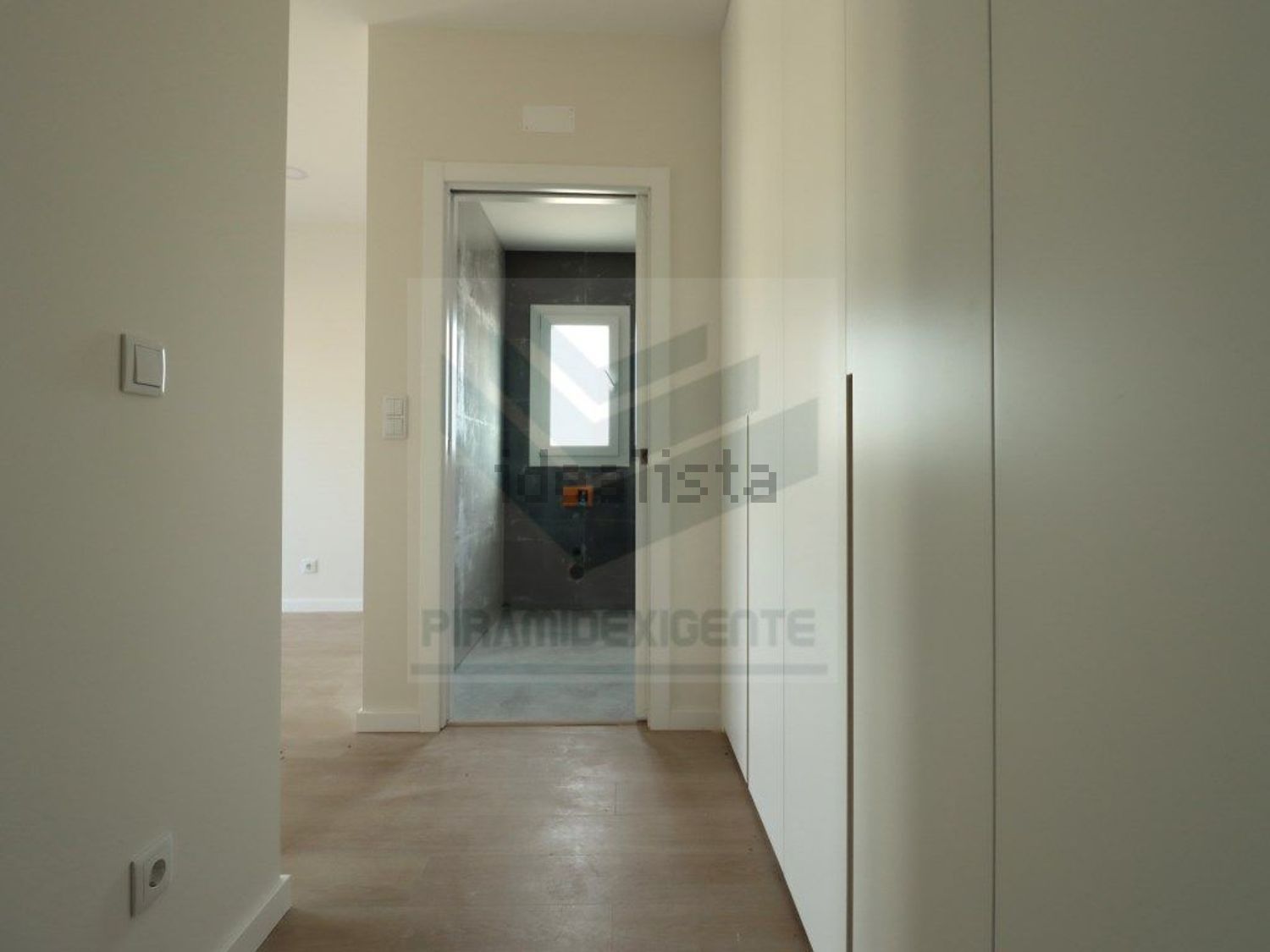 小楼房或独栋别墅出售在Moita - 过道