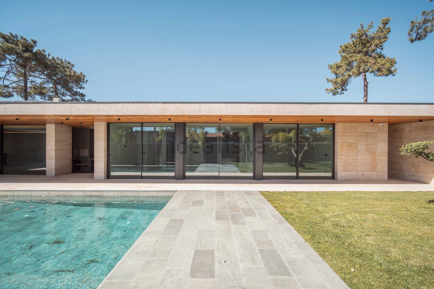 小楼房或独栋别墅出售在Avenida do Mar - 游泳池