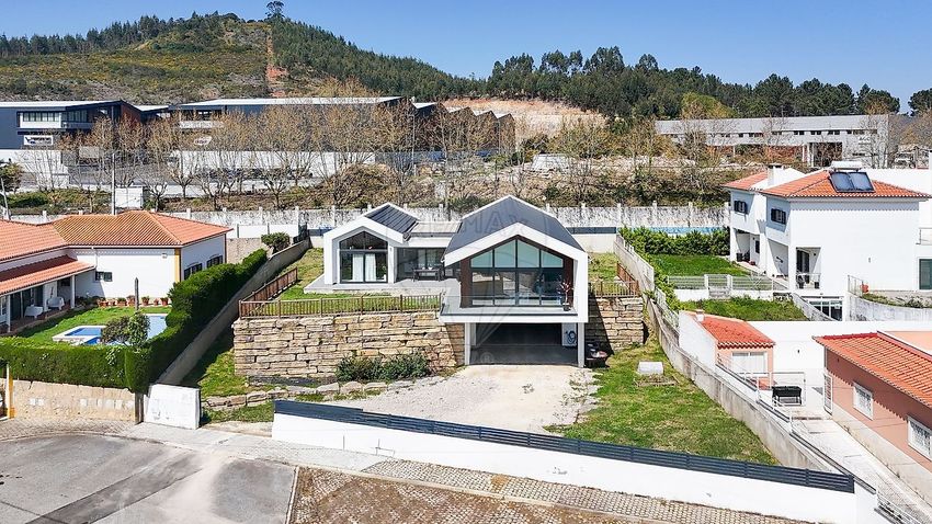 小楼房或独栋别墅出售在Praceta Da Lapa