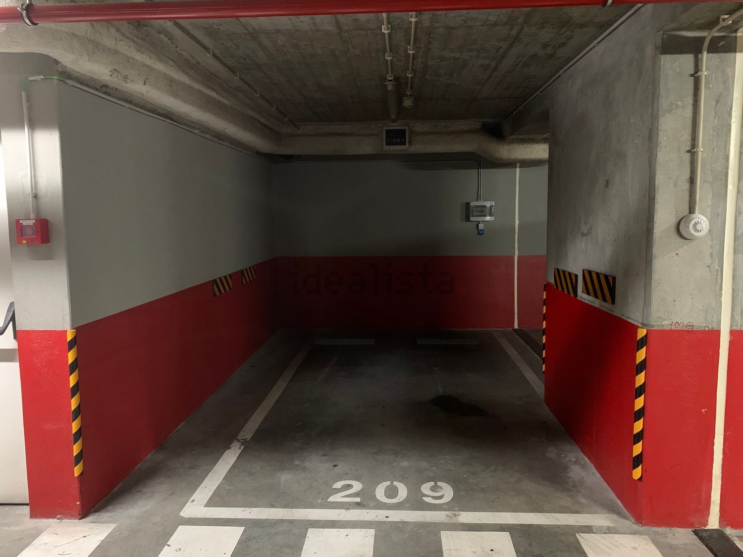 出租公寓 t3在Rua Maria de Lourdes Pintassilgo - 停车位