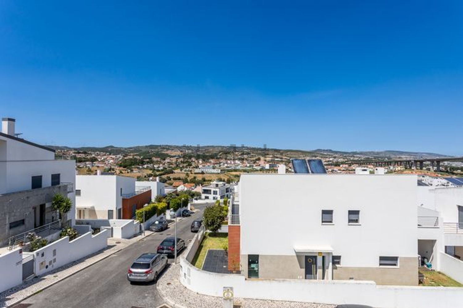 小楼房或独栋别墅出售在Rua Adão Manuel Ramos Barata - 视线