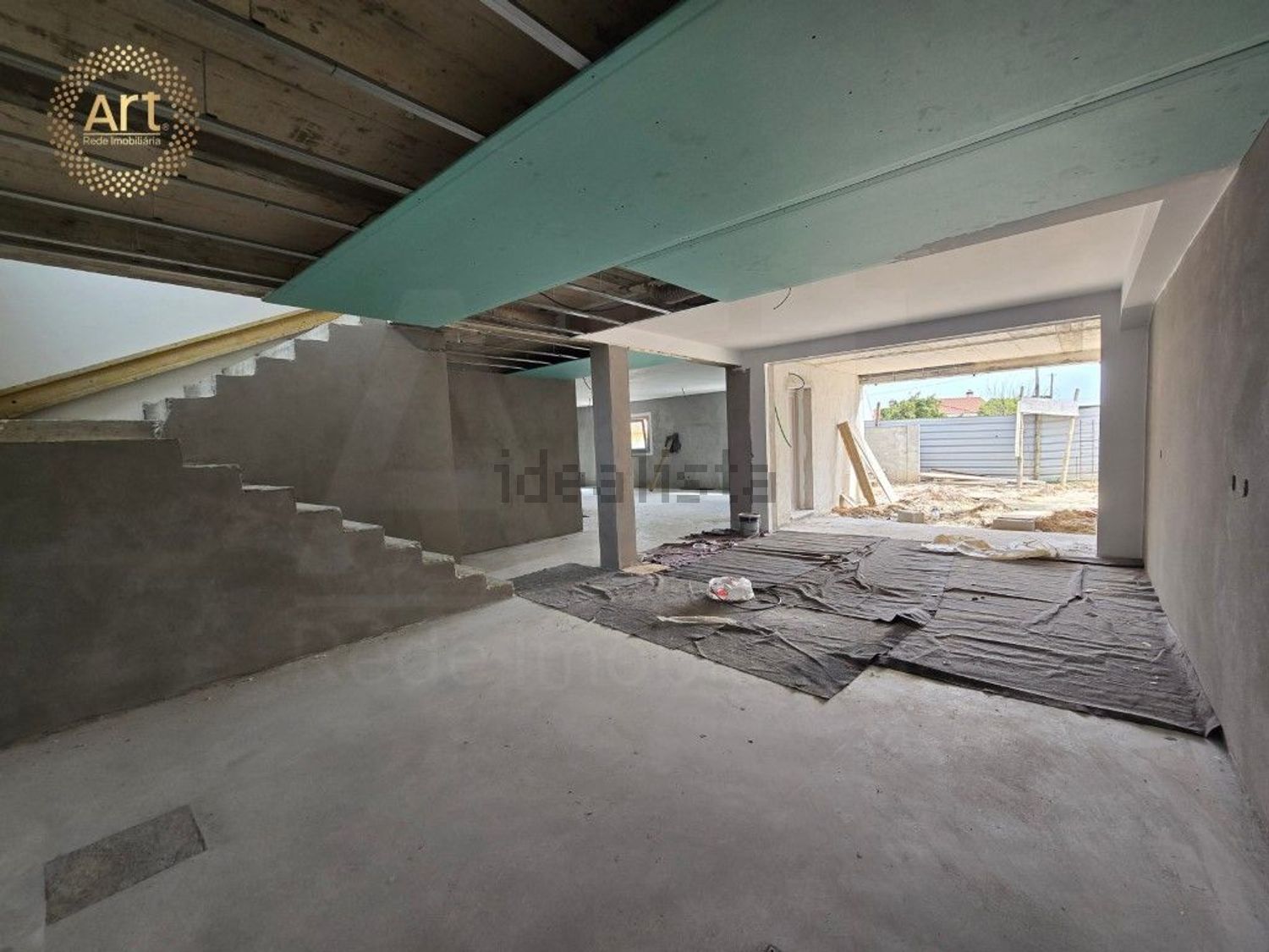 小楼房或独栋别墅出售在Avenida Principal - 停车位