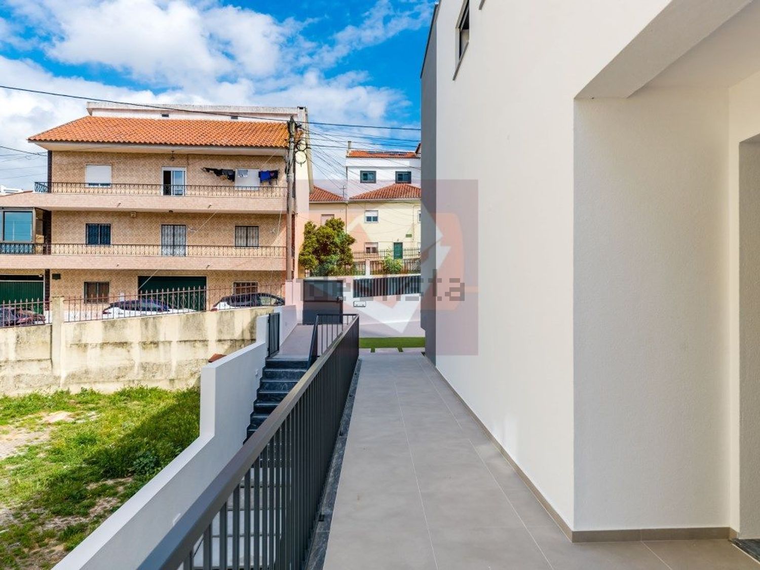 小楼房或独栋别墅出售在Pontinha e Famões - 阳台