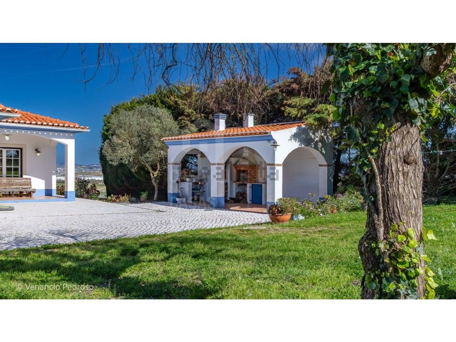 小楼房或独栋别墅出售在Encarnação - 外立面