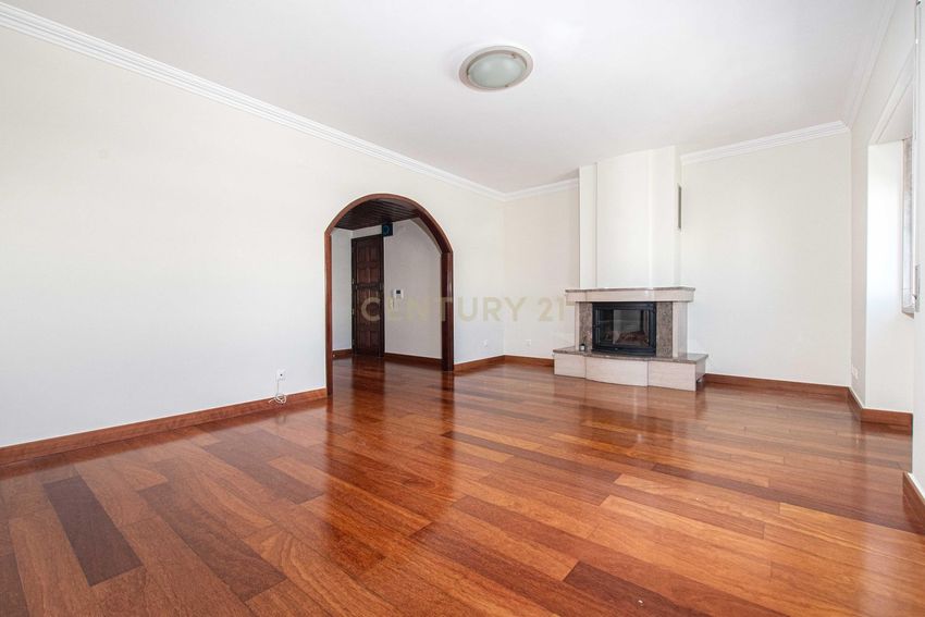 出租公寓 t4在Moscavide e Portela