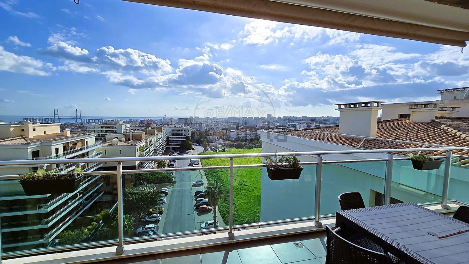 出租公寓 t3在Rua Marechal António de Spínola - 阳台