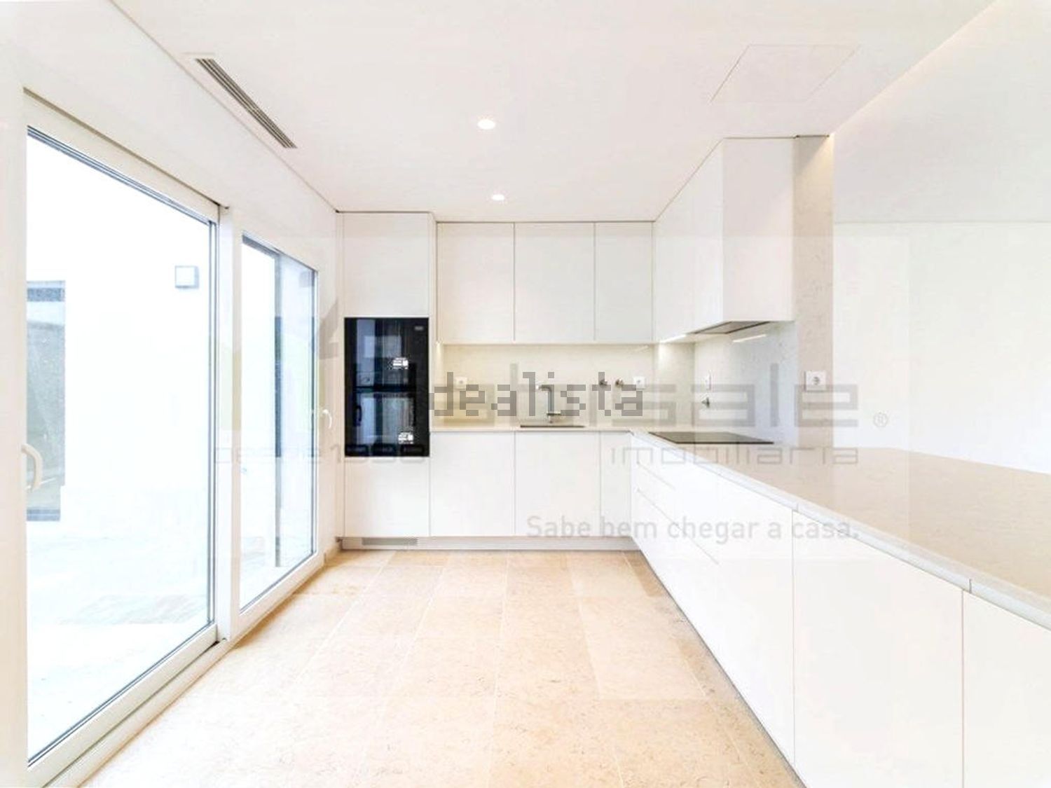 公寓 t4出售在Rua Almirante Gago Coutinho, 58 a - 厨房