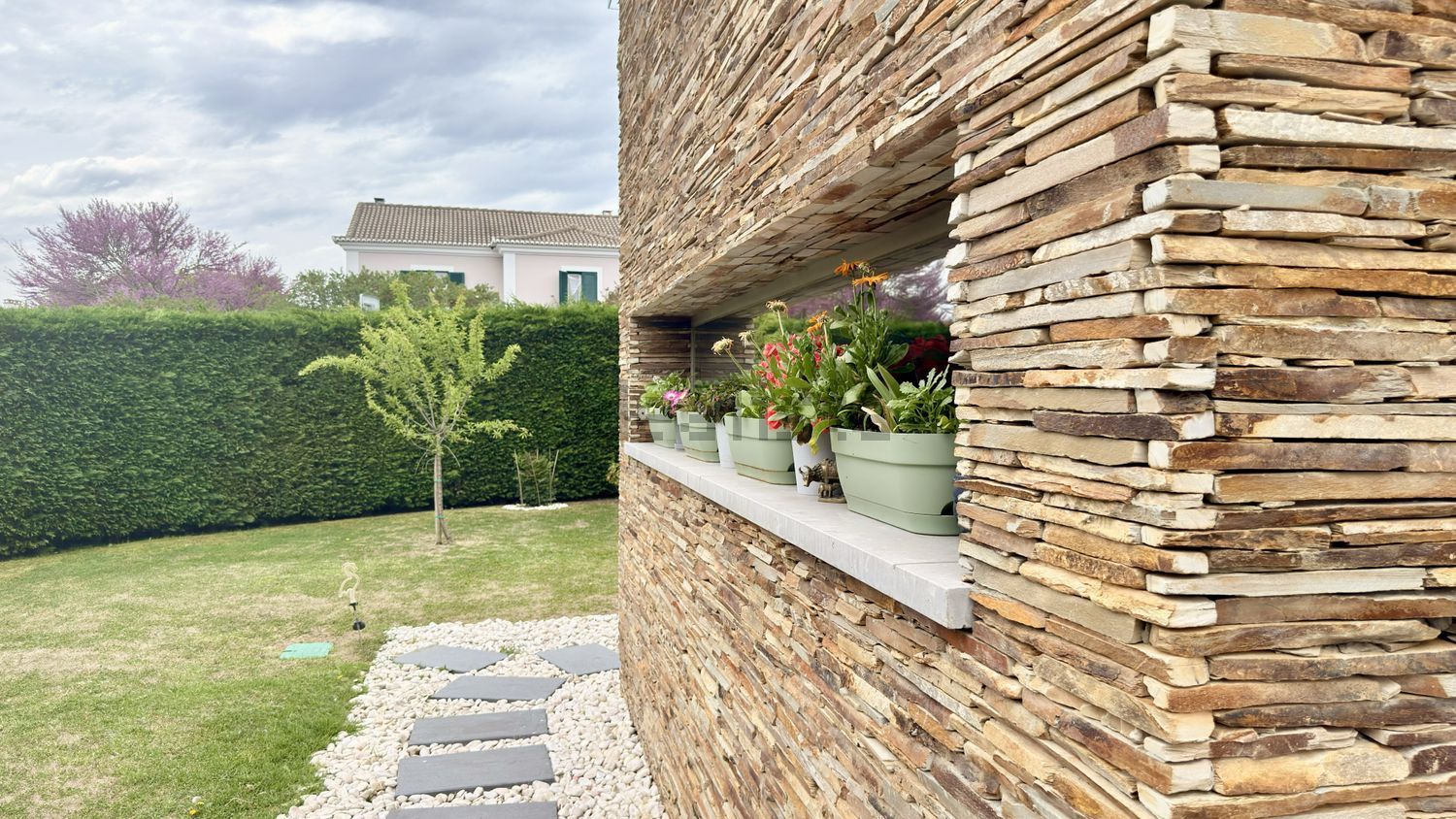 小楼房或独栋别墅出售在Rua Mato das Cruzadas - 外立面