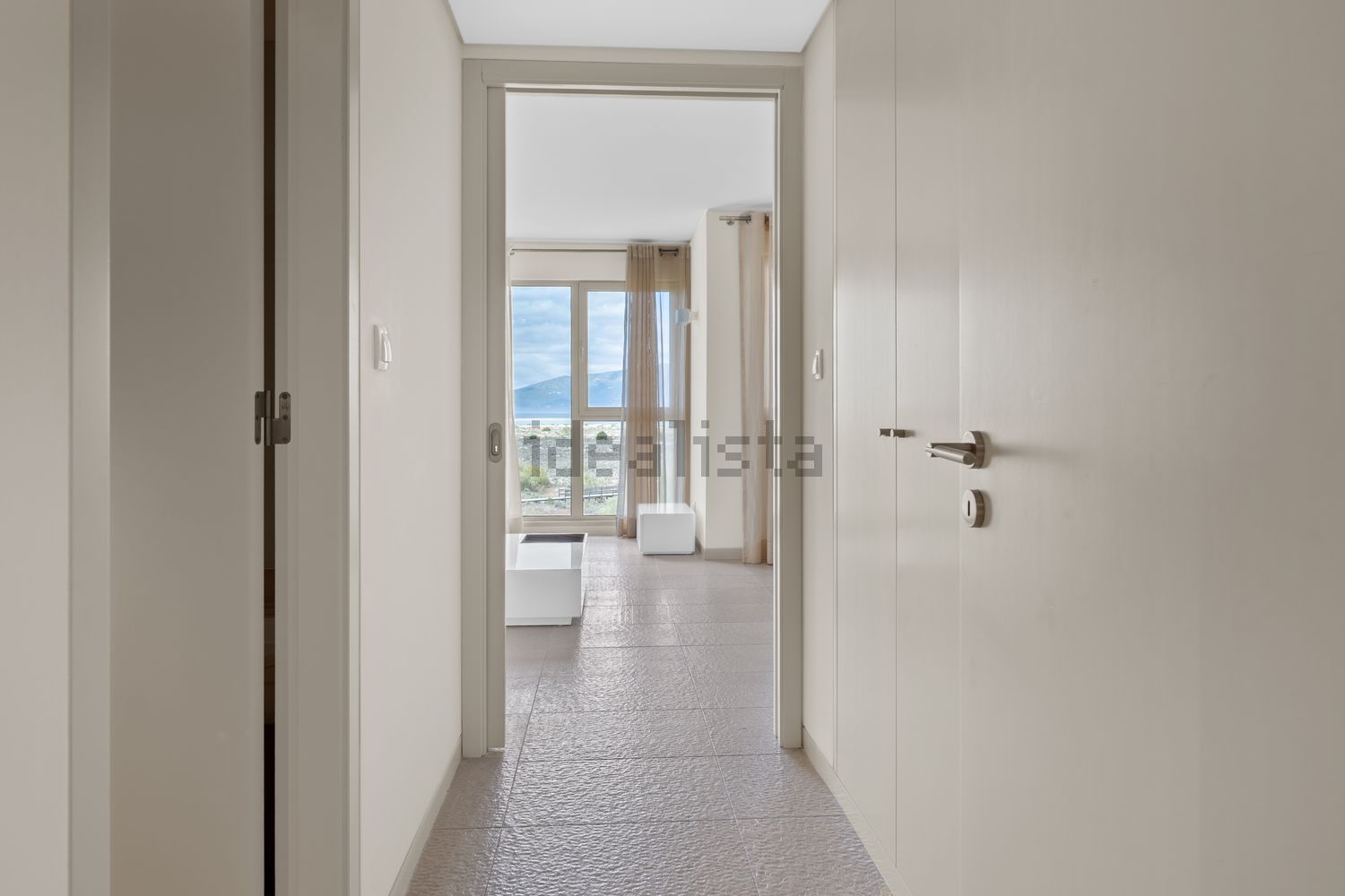 公寓 t2出售在Alameda do Zambujeiro s/n - 过道