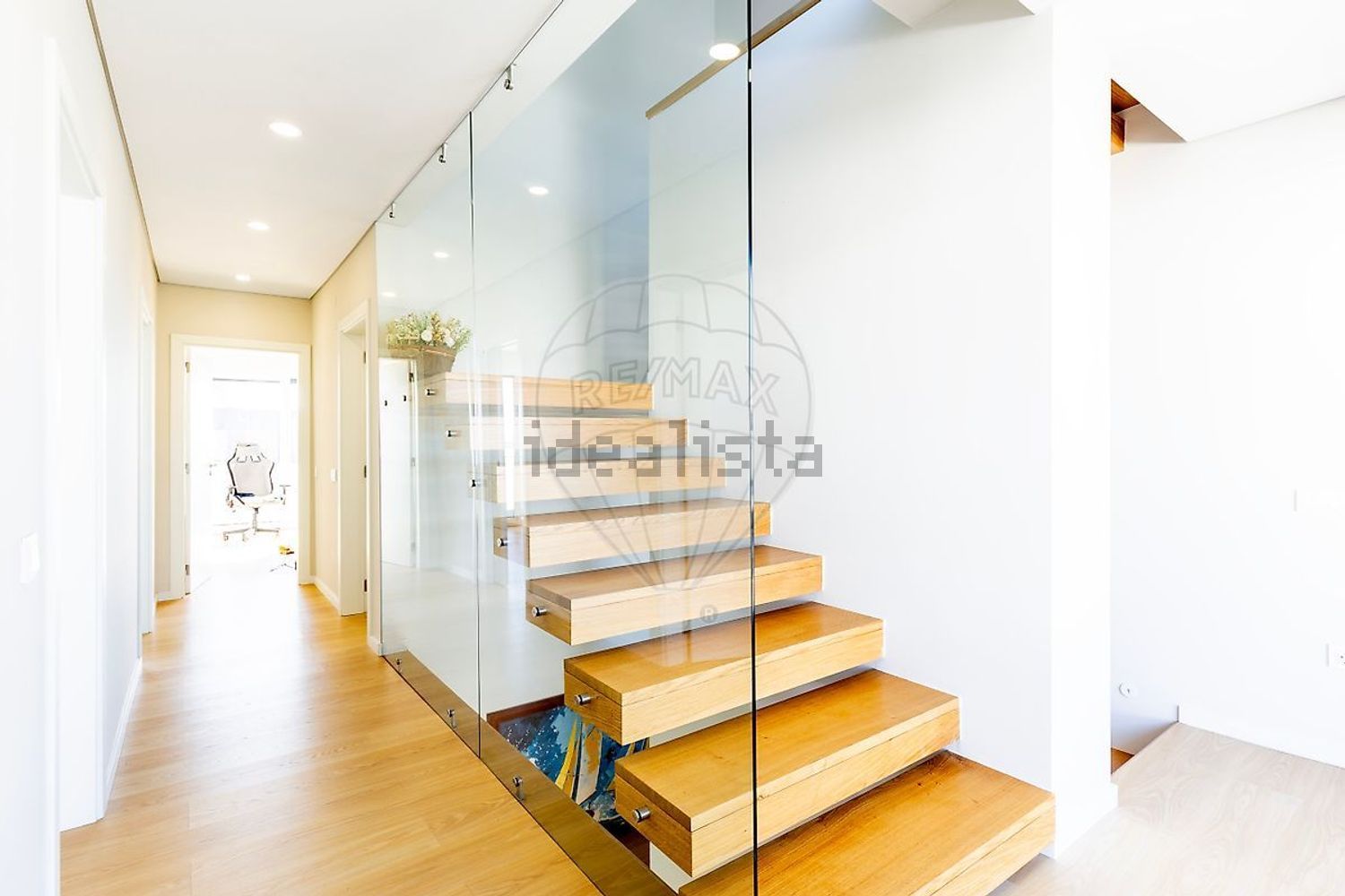 小楼房或独栋别墅出售在Rua e - 详情