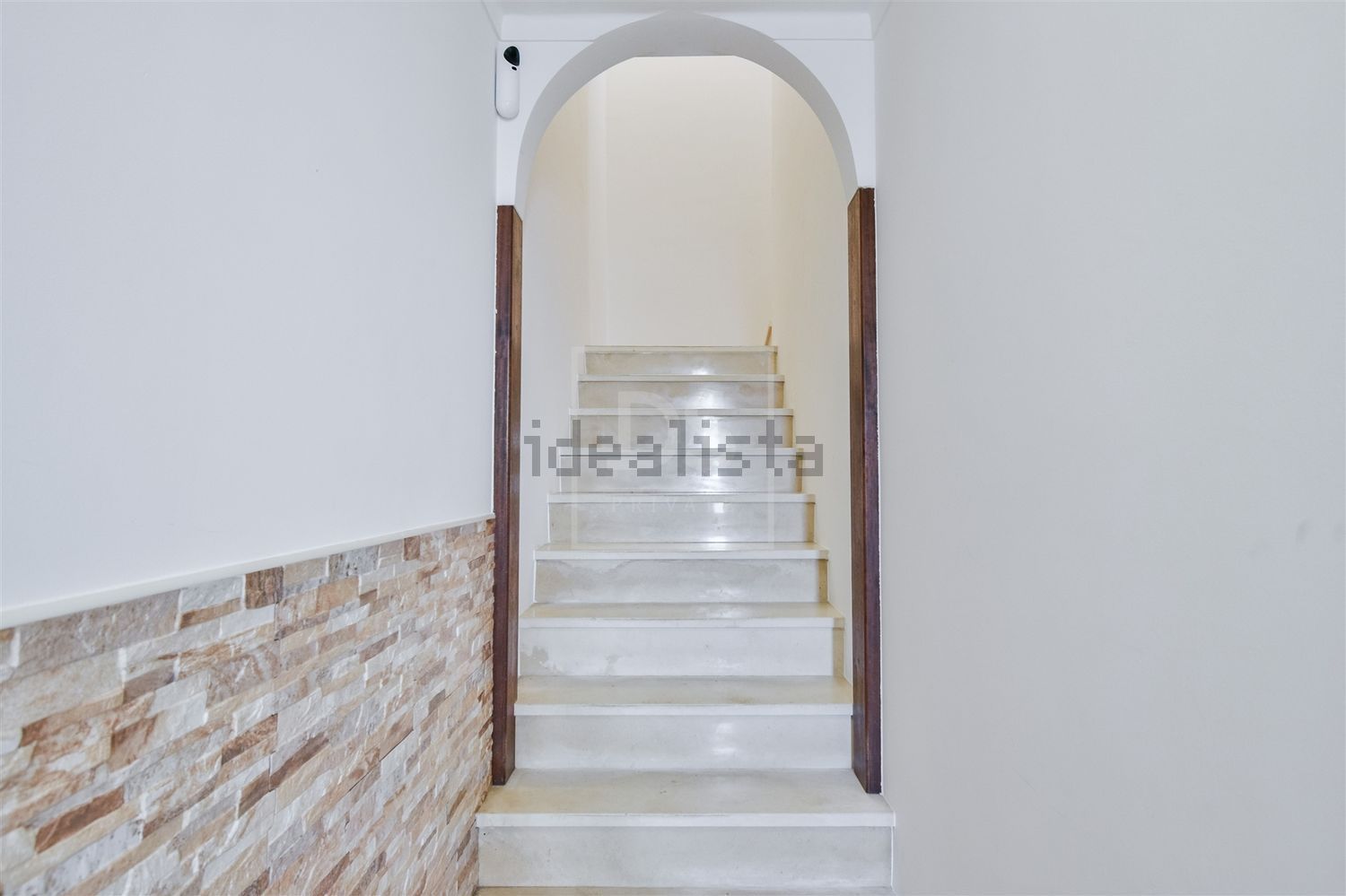 小楼房或独栋别墅出售在Praça Dom Lourenço Vicente, 18 - 楼梯