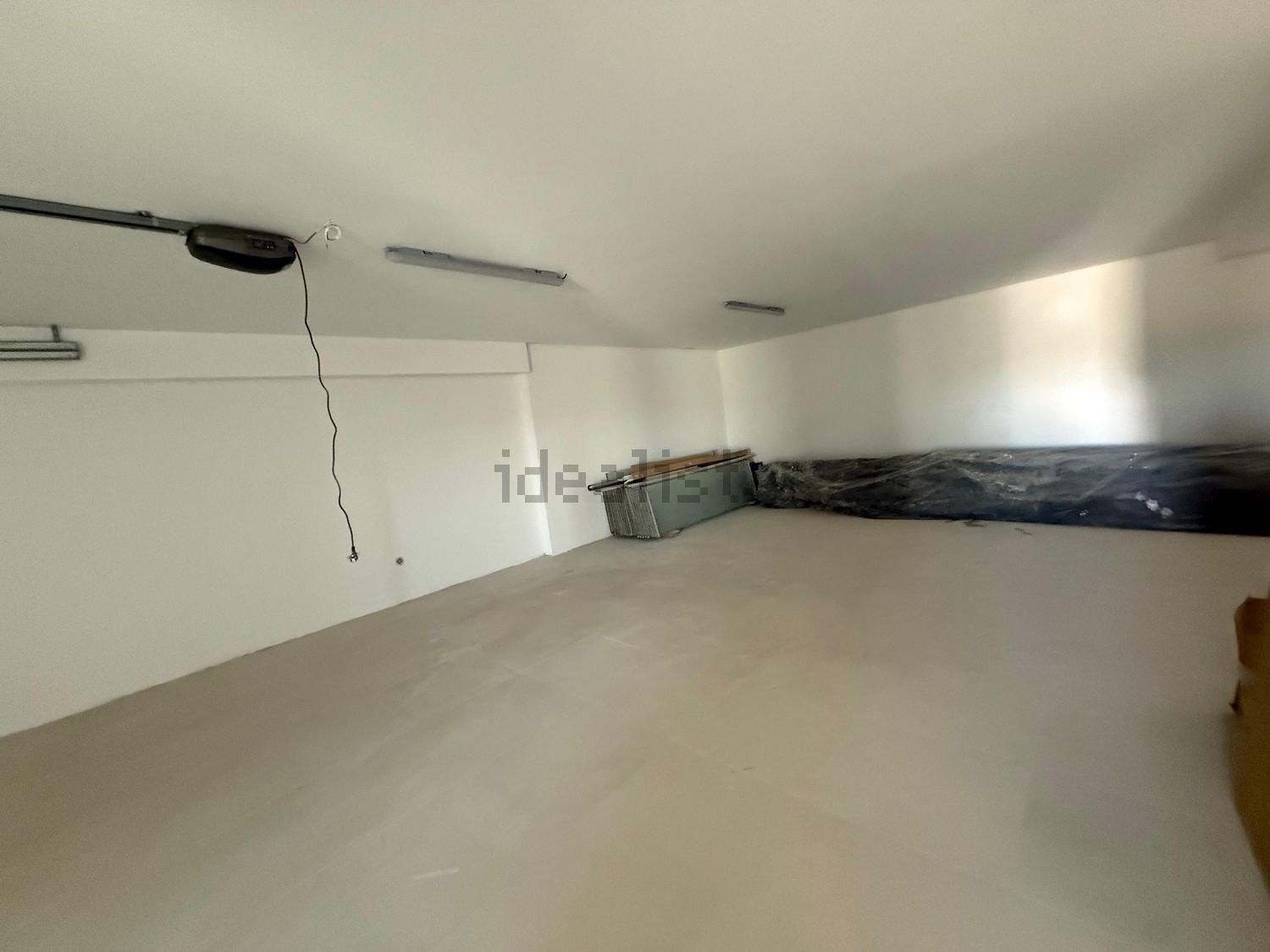 双拼别墅出售在Avenida Raul Brandão, 8 - 居住