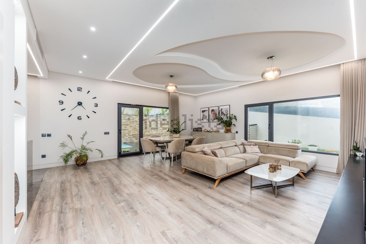 双拼别墅出售在Ramada e Caneças - 客厅