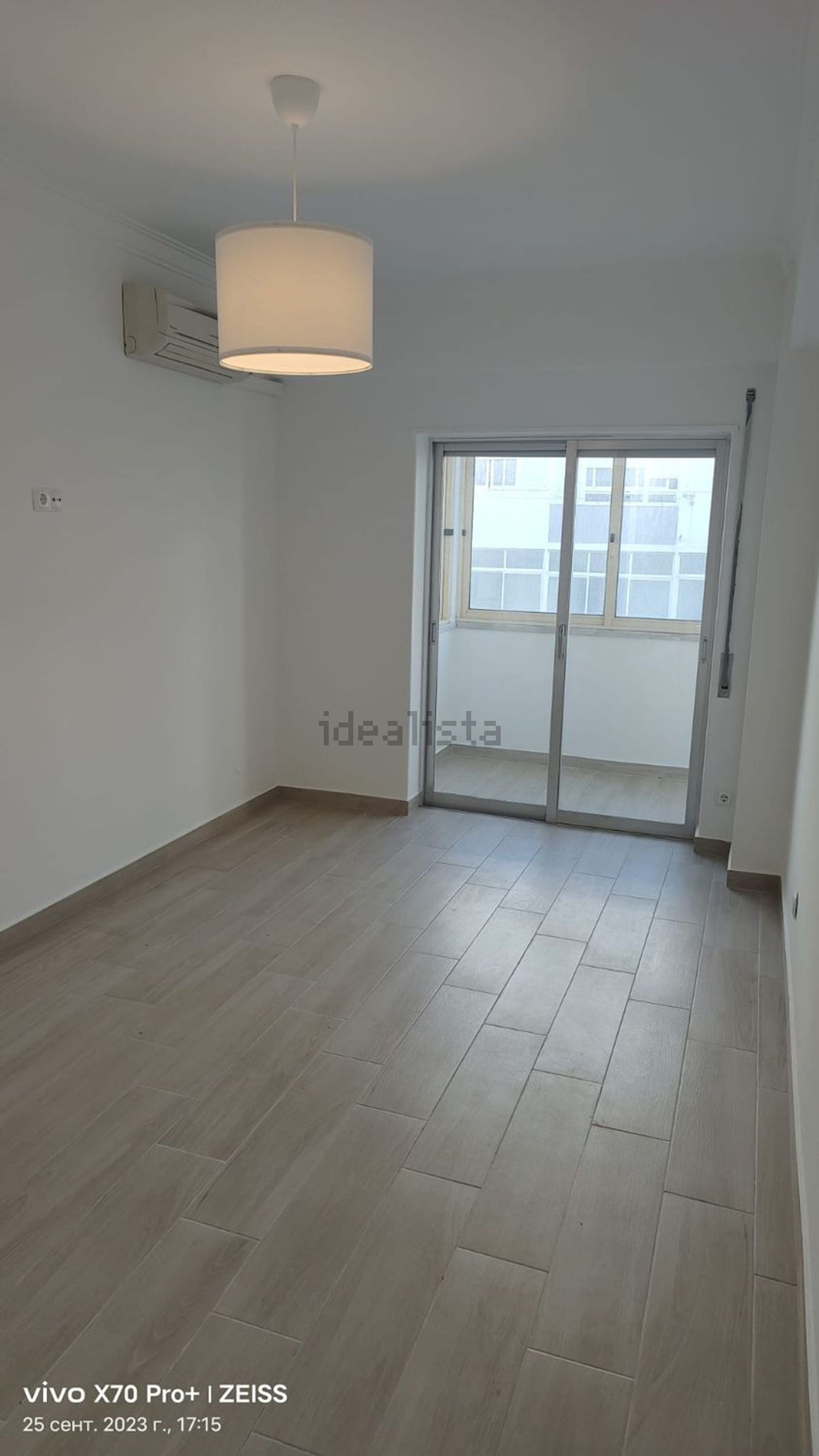 出租公寓 t1在Rua Francisco Vieira de Almeida s/n - 客厅