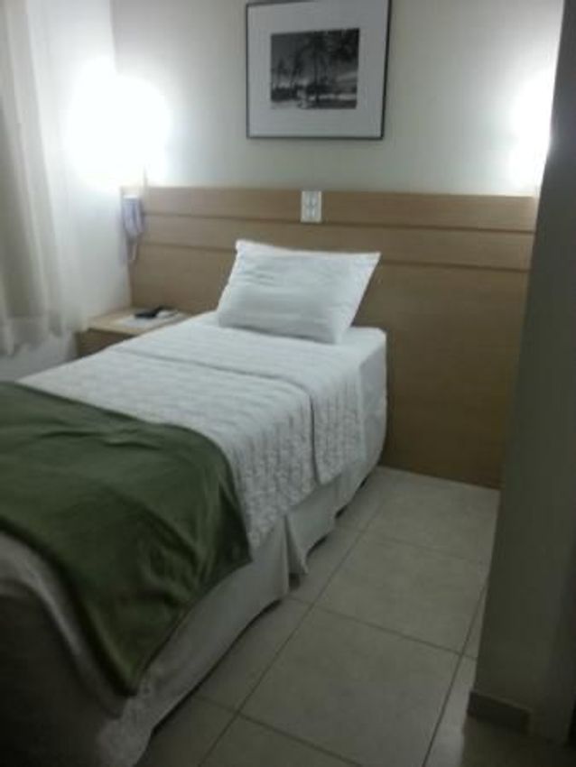 出租房间在Rua Elias Garcia, 49