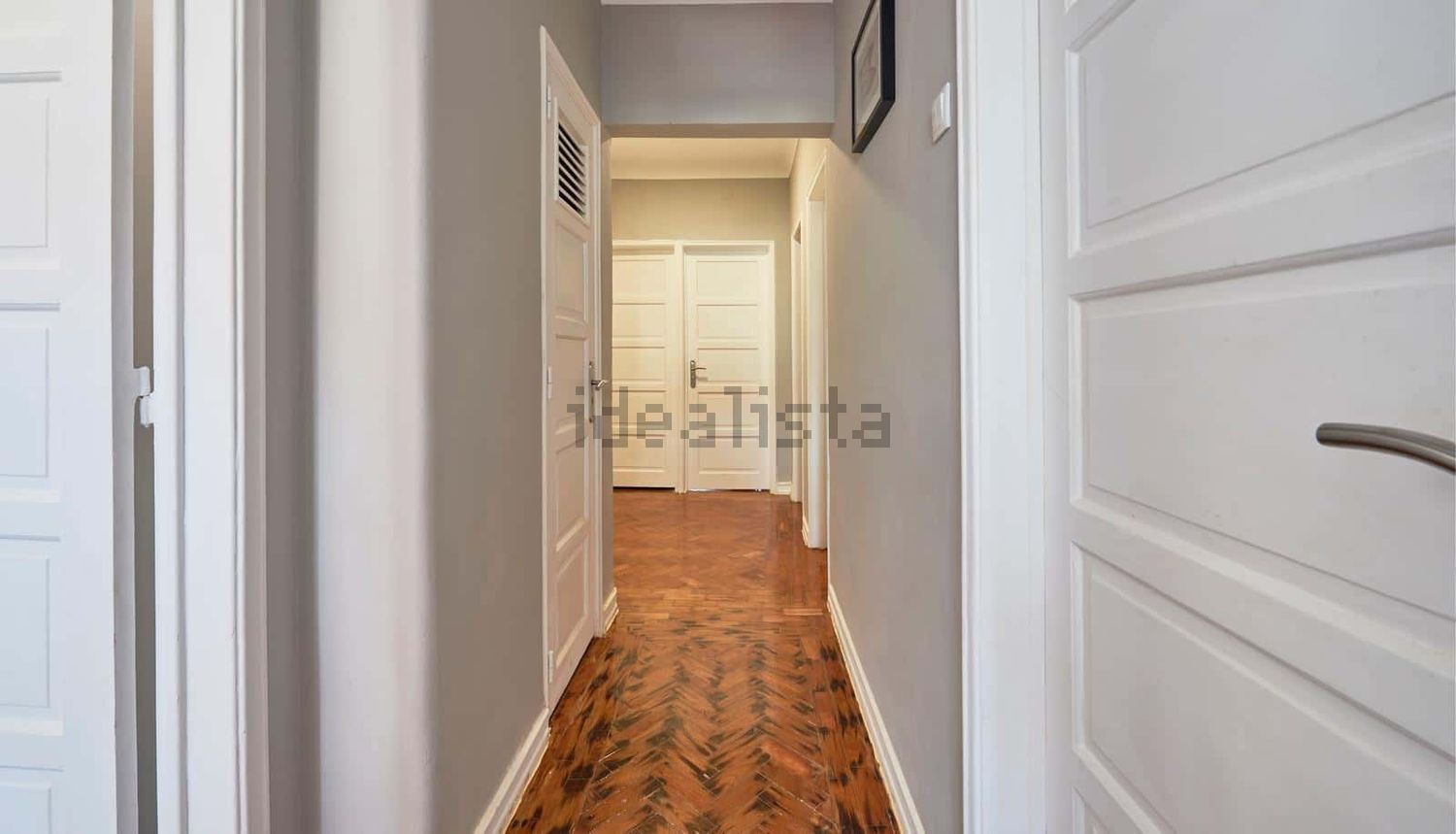 出租房间在Avenida Eduardo Jorge s/n - 过道