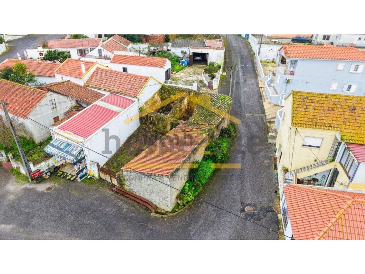 小楼房或独栋别墅出售在São Quintino - 照片