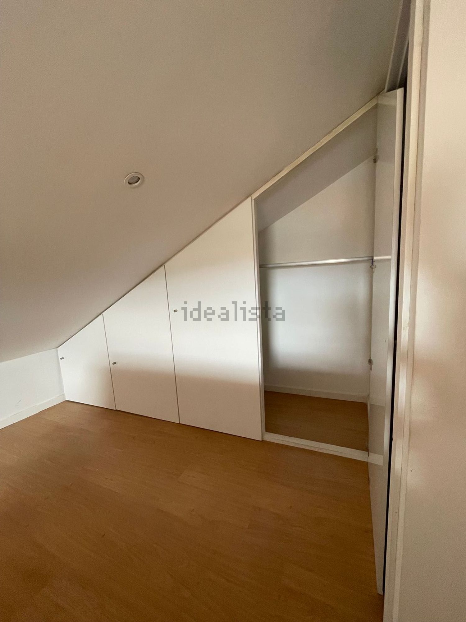 出租房间在Avenida Gago Coutinho, 64 - 试衣间