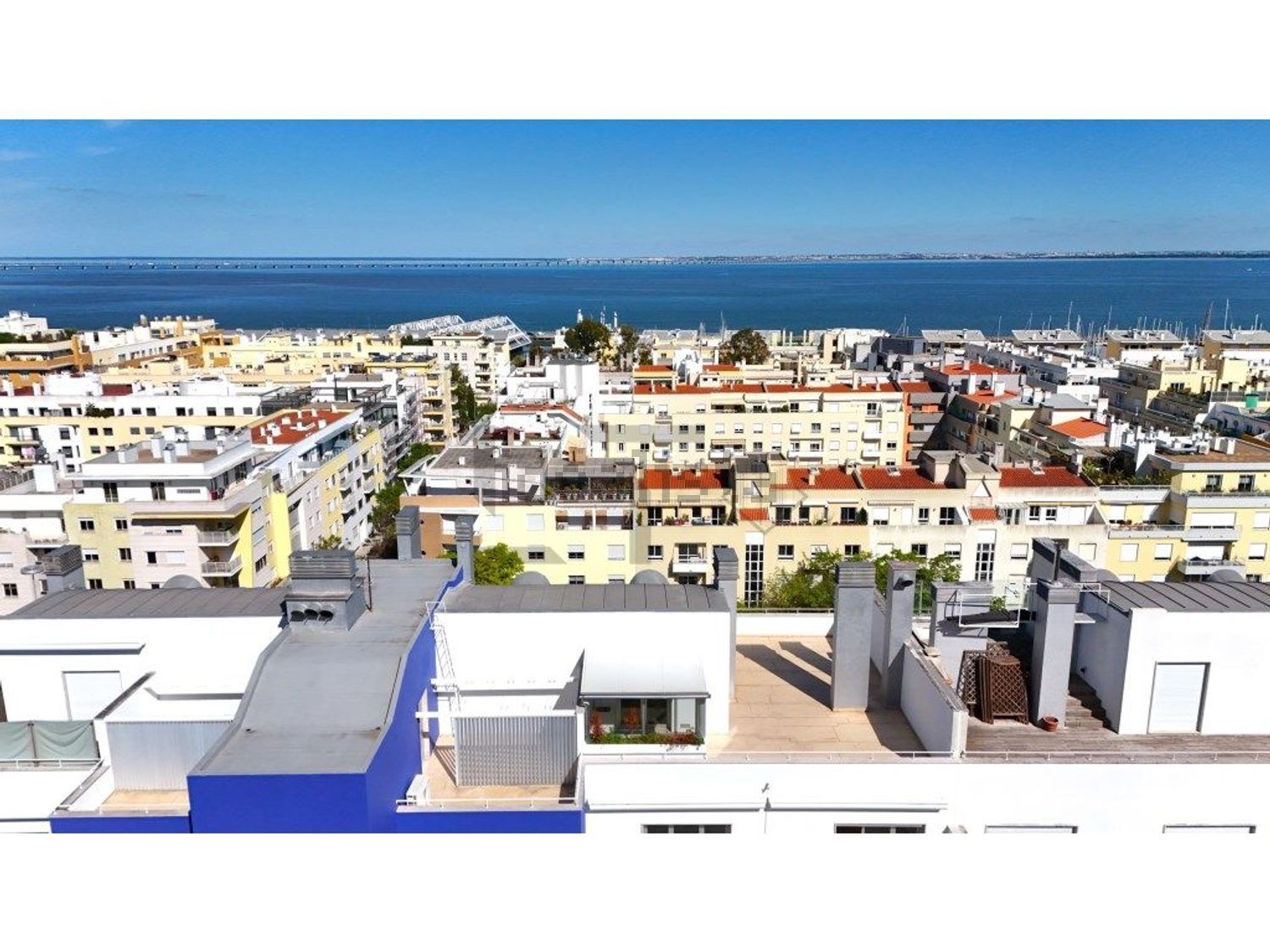 顶层公寓出售在Alameda dos Oceanos - 视线