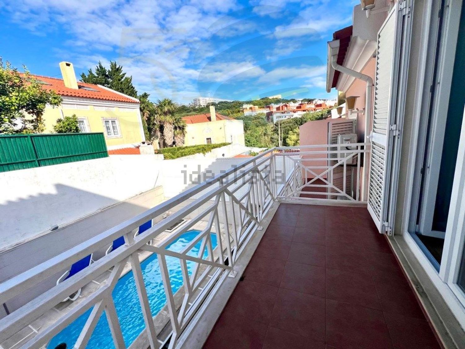 出租小楼房或独栋别墅在Talaíde - 阳台