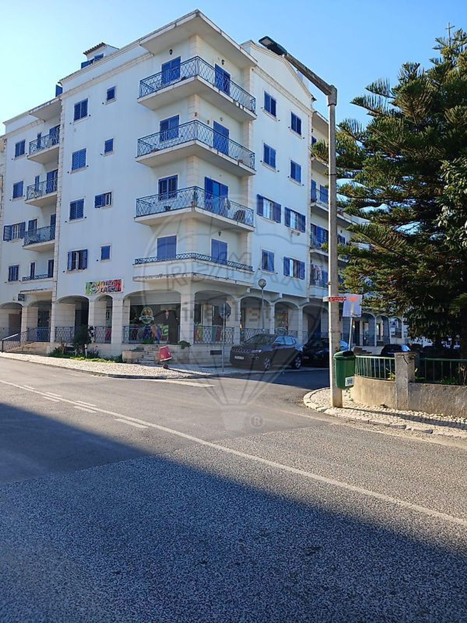 公寓 t4出售在Rua Almeida Garrett - 视线