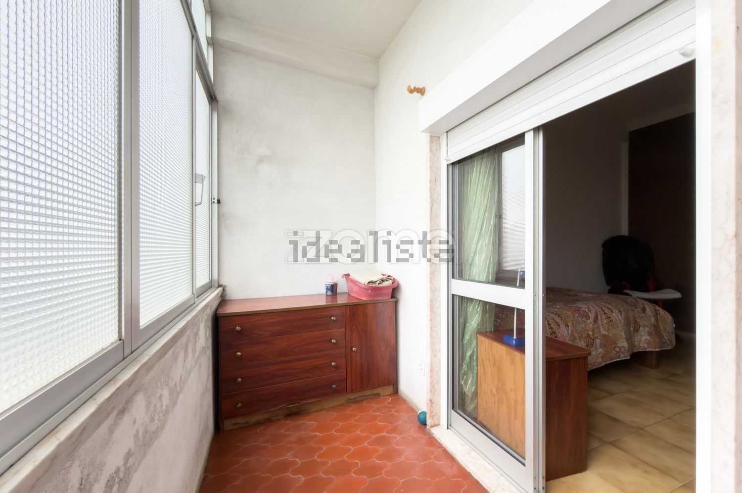 小楼房或独栋别墅出售在Rua da Liberdade, 102 - 门廊