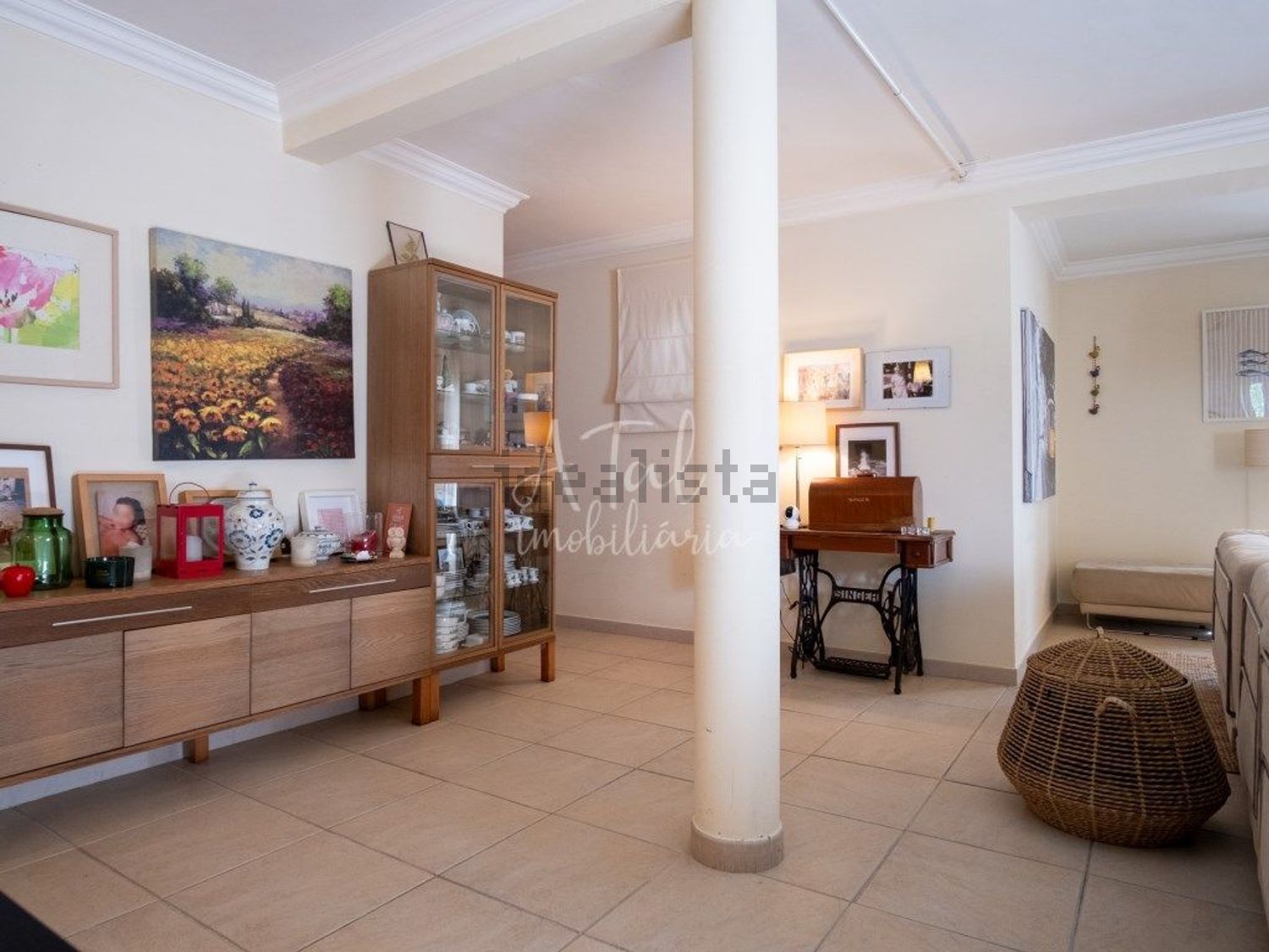 小楼房或独栋别墅出售在Vale de Choupos - Choilo - Galeotas - 客厅