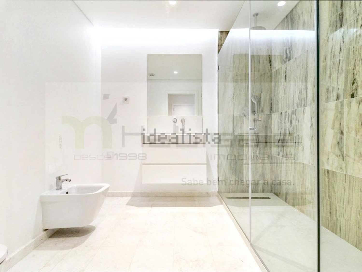 公寓 t4出售在Rua Almirante Gago Coutinho, 58 a - 卫生间