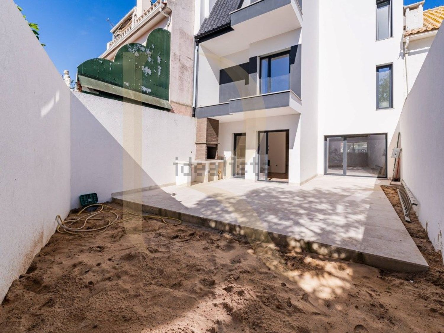 小楼房或独栋别墅出售在Fogueteiro - 外立面