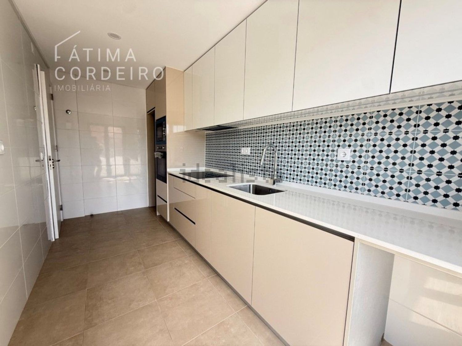 出租公寓 t2在Rua Capitão Leitão, 77 a - 厨房