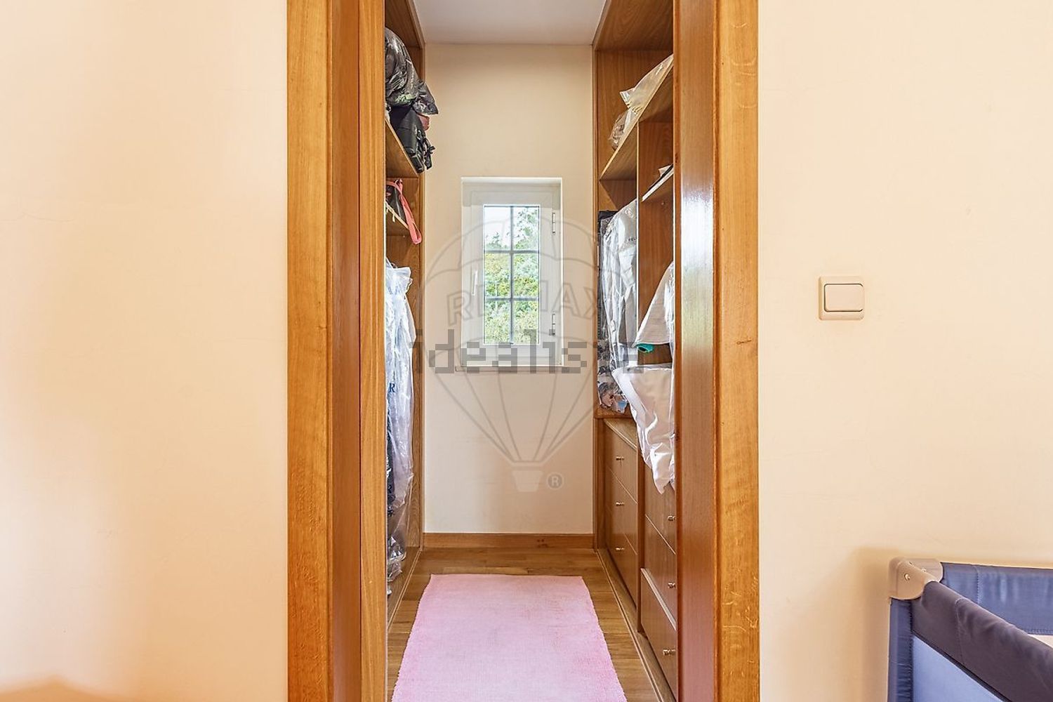 小楼房或独栋别墅出售Estr. da Serralheira de Baixo - 过道