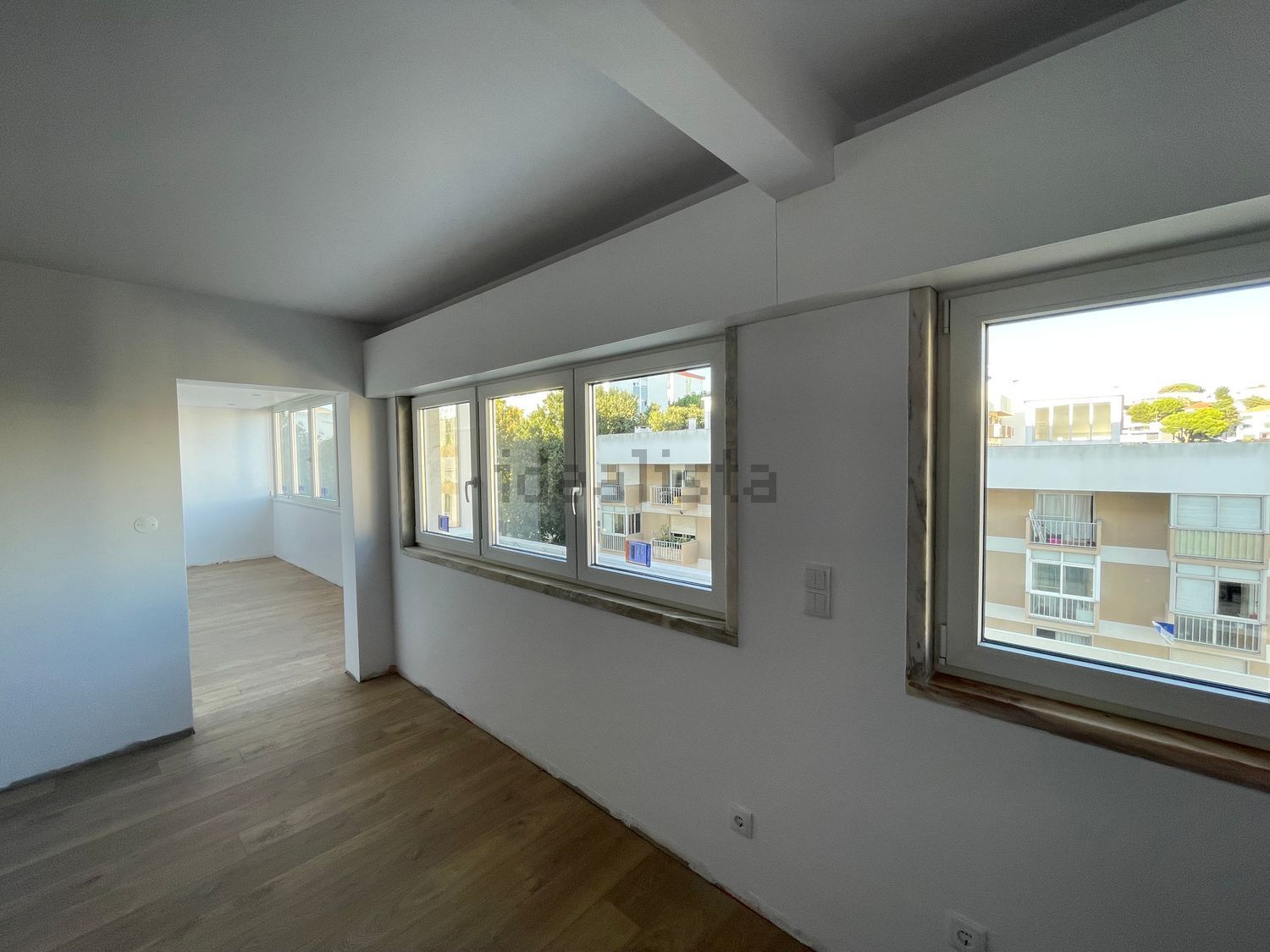 出租公寓 t2在Rua Alfredo Lopes Vilaverde, 15 - 客厅