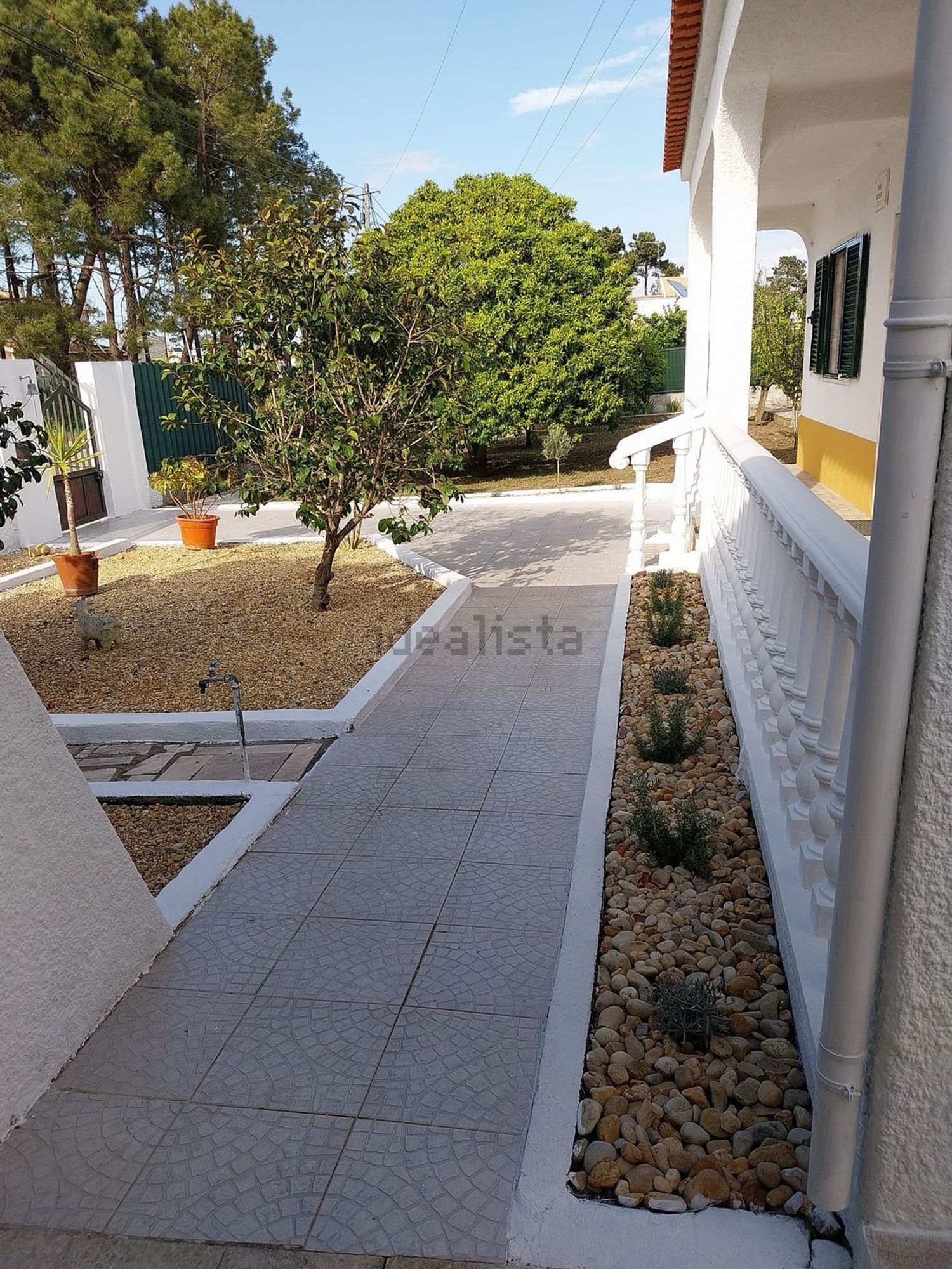 出租小楼房或独栋别墅在Rua do Parque, 2 - 门廊