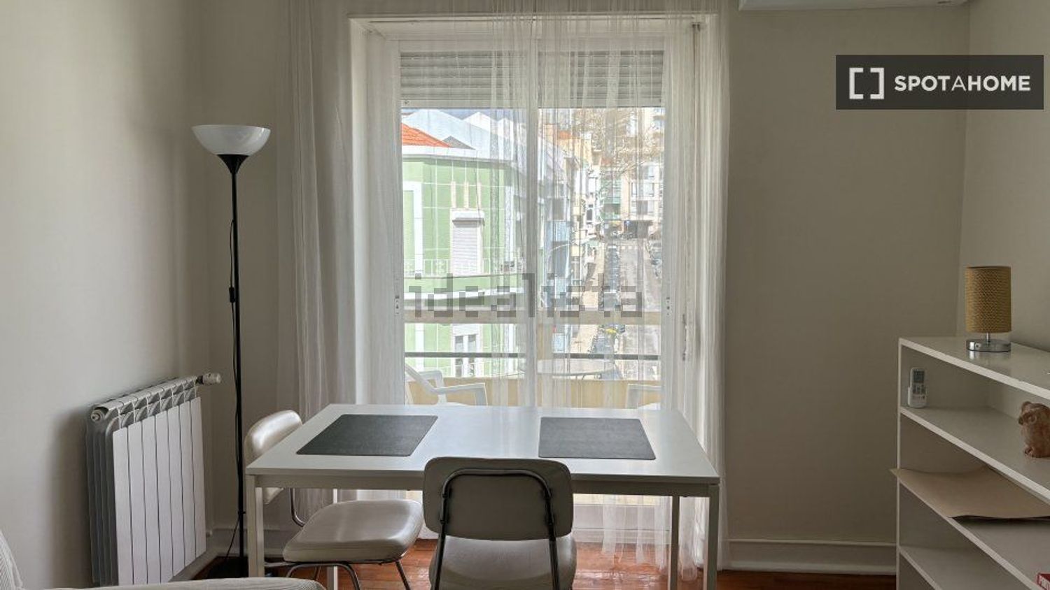 出租公寓 t1在Estrada de Benfica - 客厅