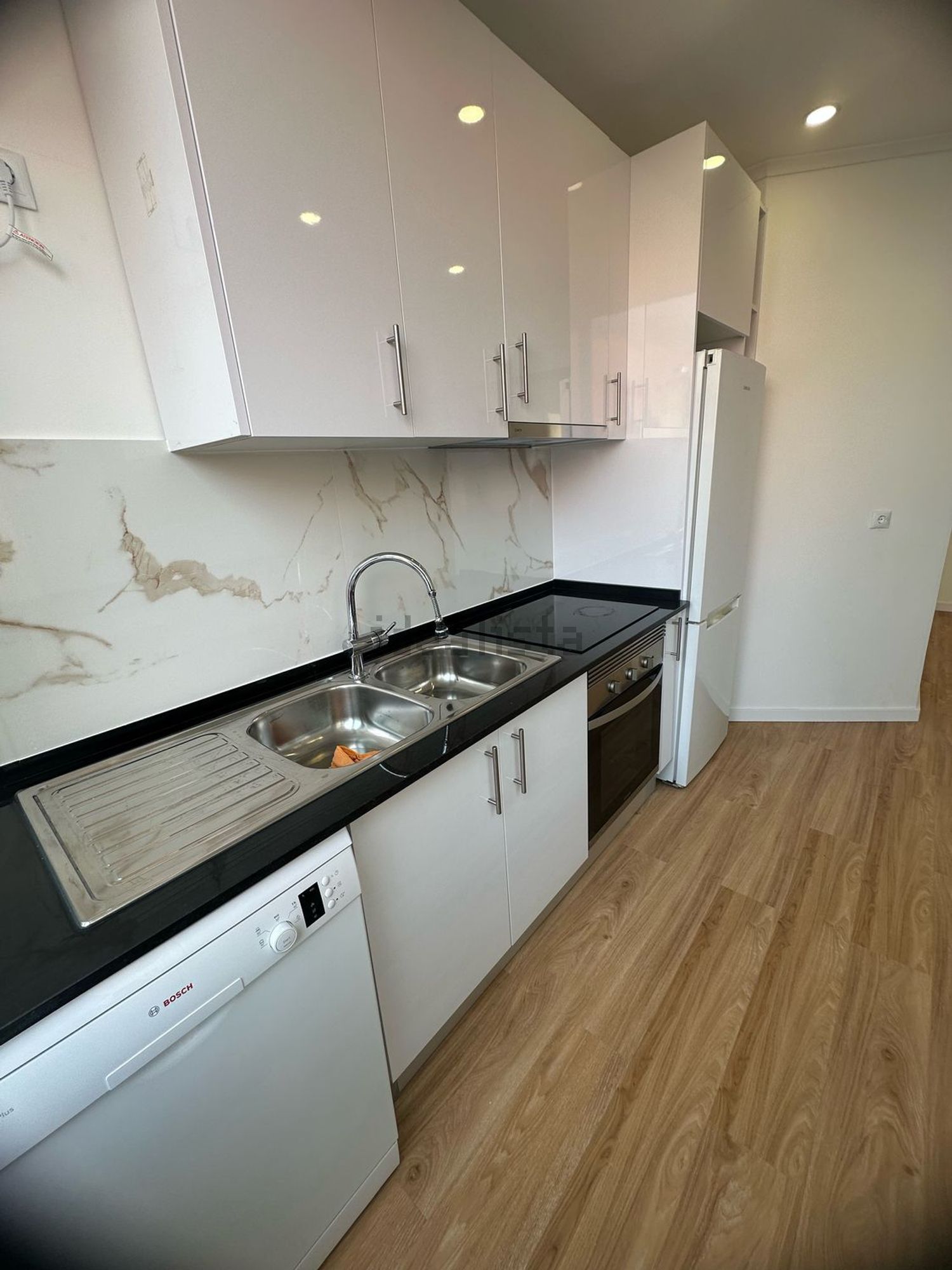 出租房间在Rua Florbela Espanca, 11 - 厨房