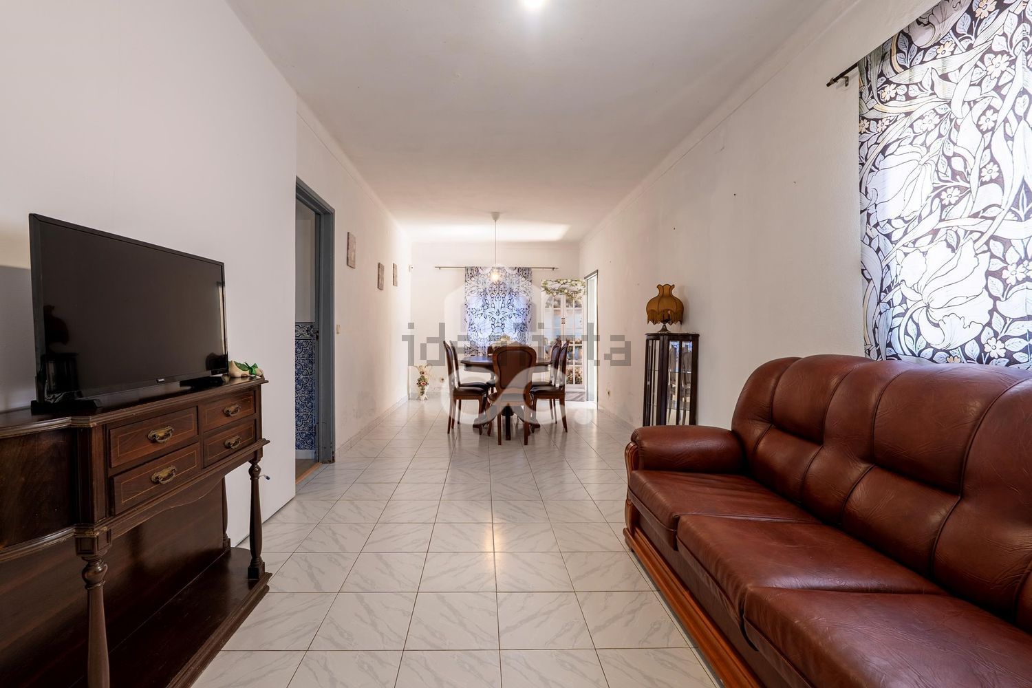 小楼房或独栋别墅出售在Lamas e Cercal - 客厅