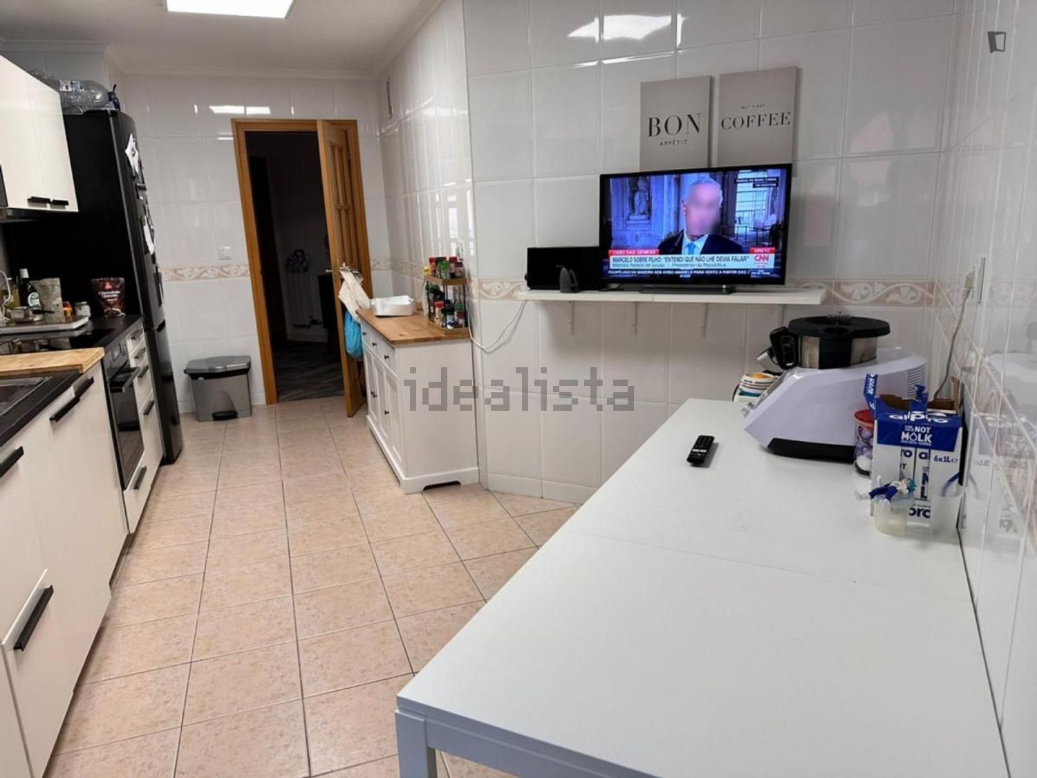 出租房间在Rua Carlos Seixas - 厨房